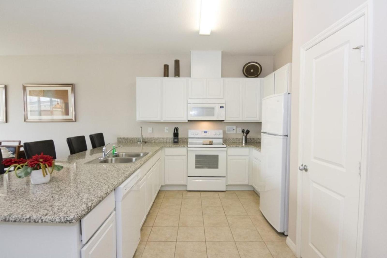 Vacation Townhome next to Parks CB3163 Main image 2